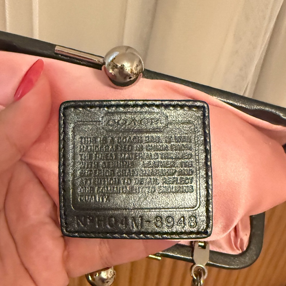 Coach Vintage Y2K Lurex Black Signature Frame Kisslock clutch silver hangtag - Picture 8 of 8